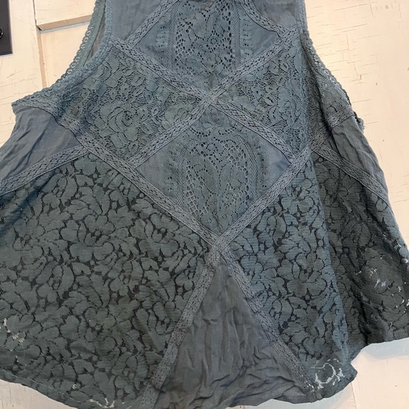 Elegant Lace Women's Top in Dark grey - Picture 2 of 7